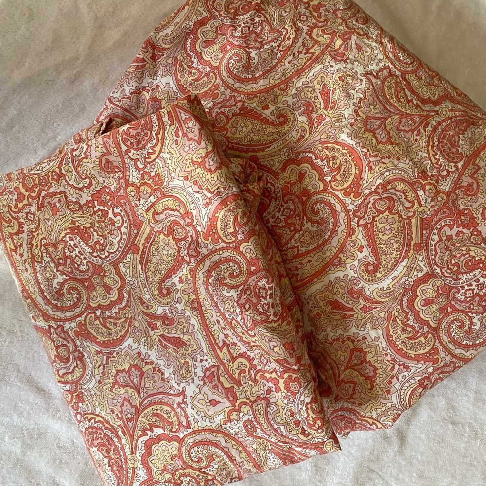 Ralph Lauren Red and Cream Paisley Twin Sheet Set. One Flat And One Fitted Sheet